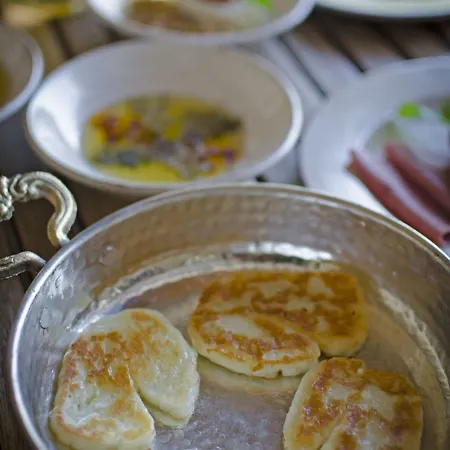Roka Tas Αλακάτι